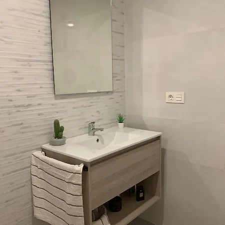 דירה Encanto I Solo Familias Y Parejas En Zona Centro קוניל דה לה פרונטרה